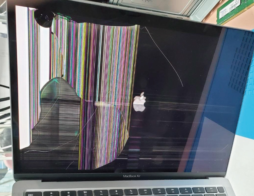 MacBook Air MacBook Proの画面修理と料金