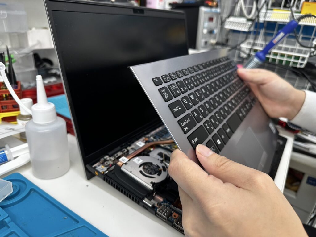 VAIO SX14など】ノートパソコン突然電源が切れてしまう問題について | 武蔵小杉のパソコン 修理の専門店デジサポ武蔵小杉。武蔵小杉駅/新丸子駅すぐ近く！パソコンの修理・MacBook修理・データ復旧・画面の修理・パソコン修理専門店。川崎市内出張サポート可！インボイス  ...