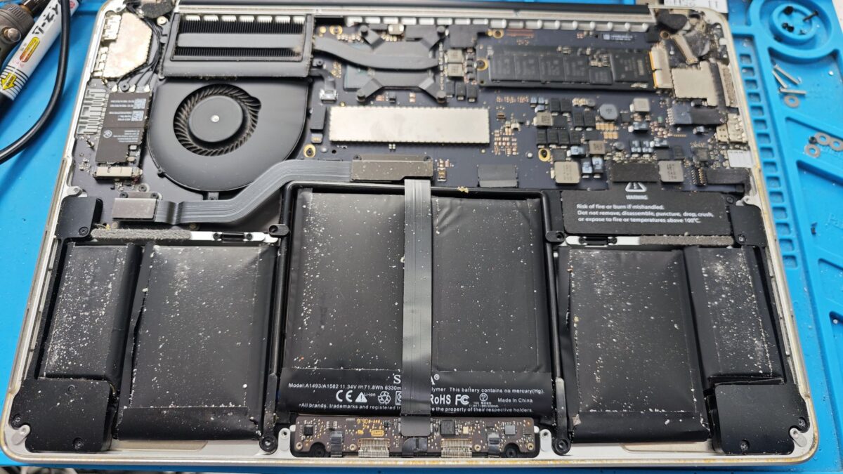 【2026年版】ノートパソコンのバッテリーが膨張！放置すると発火の危険も。HP・MacBook実例写真で解説｜デジタルサポート武蔵小杉