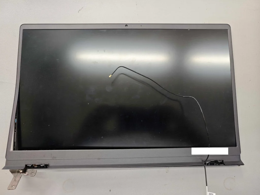 Dell Inspiron 3510 3520 P112F 液晶パネル分解とヒンジ修理作業